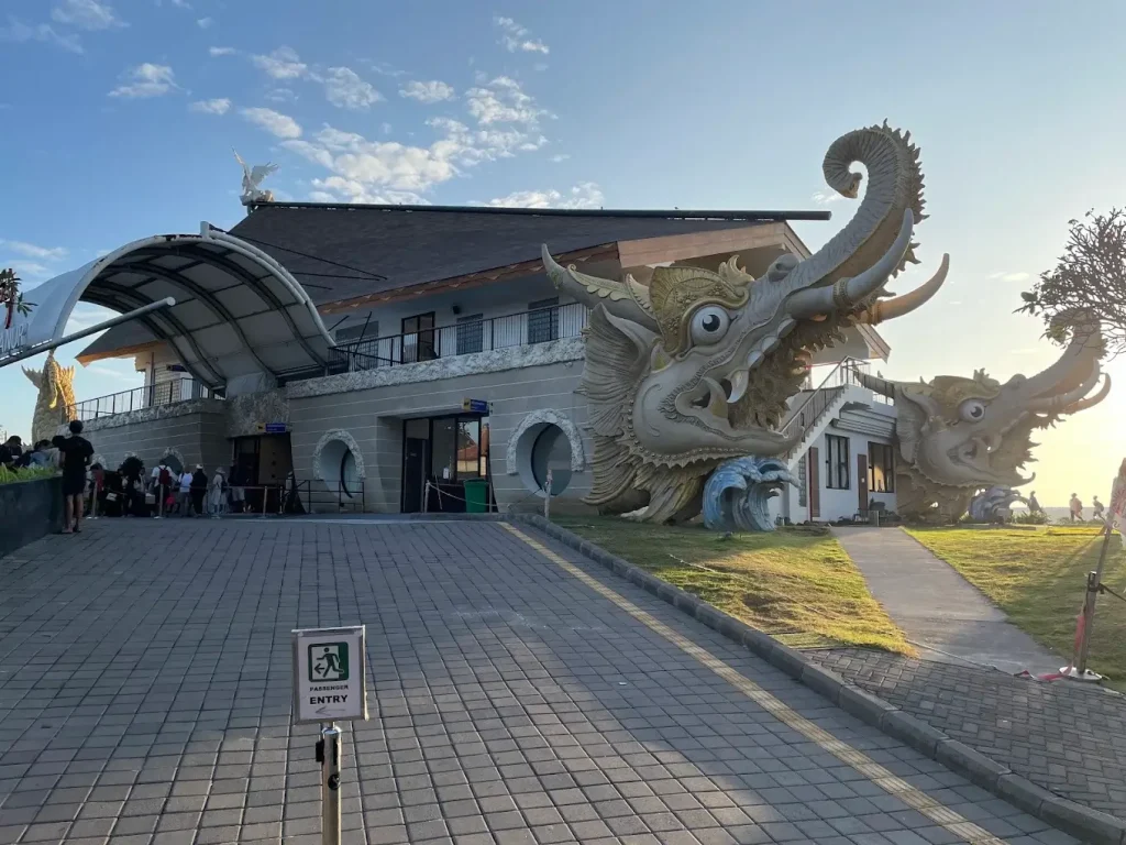 pelabuhan sanur (1) pelabuhan sanur bali merupakan dermaga kapal cepat menuju pulau nusa penida, nusa lembongan dan gili lombok